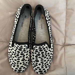 Stylish black and white comfortable shoes